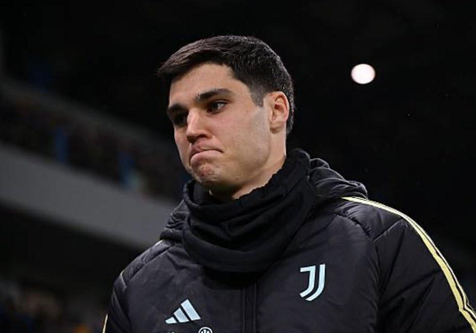 罗体：尤文管理层认为外租是阿季奇的最优解，但球员不想离队