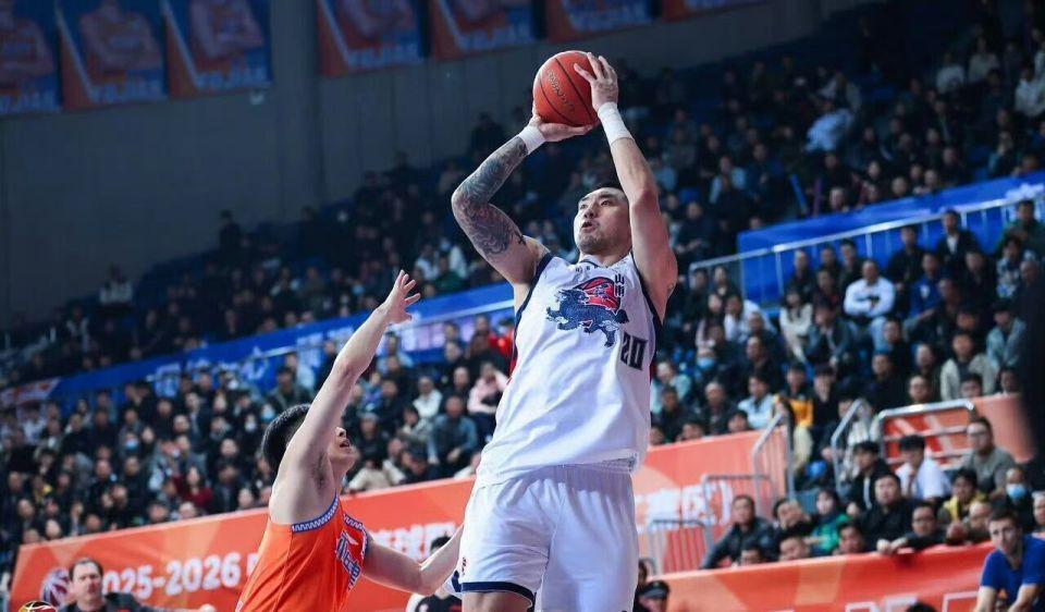 网页版登录入口-山东男篮翻译怒扇自己5个耳光,被罚2万,冤吗?邱彪被罚款6万