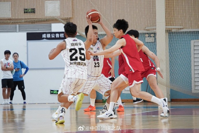 app下载-中国女篮昨日与云南财大男篮进行教学赛 最终以95比86取胜