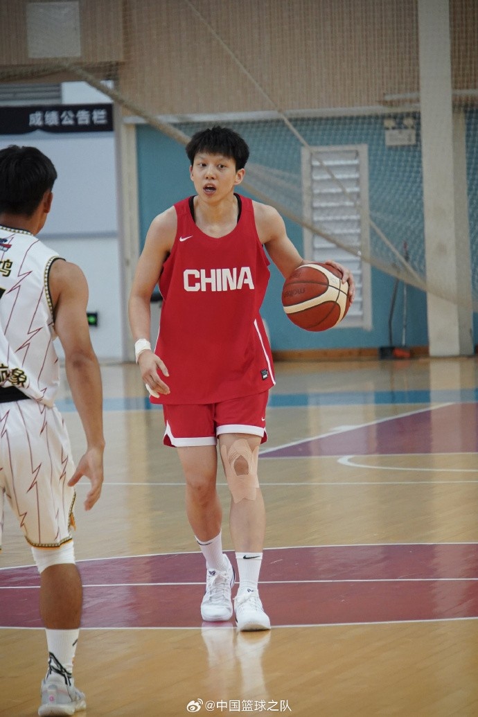 app下载-中国女篮昨日与云南财大男篮进行教学赛 最终以95比86取胜