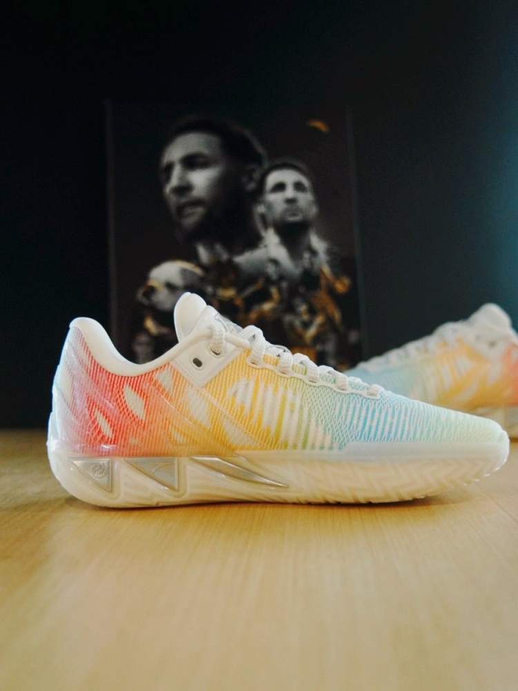 开云体育-已经第11代了！球鞋媒体曝光克莱个人第十一代签名鞋KT 11