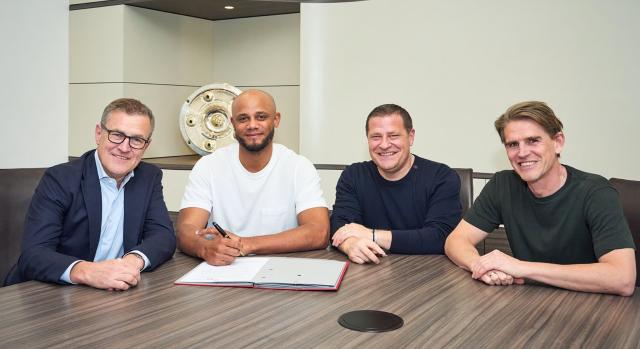 1761043144942021302.png 体育视频直播-上季联赛夺冠本季至今全胜 拜仁与孔帕尼续约两年