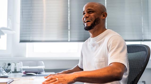 1761043162928070996.png 体育视频直播-上季联赛夺冠本季至今全胜 拜仁与孔帕尼续约两年