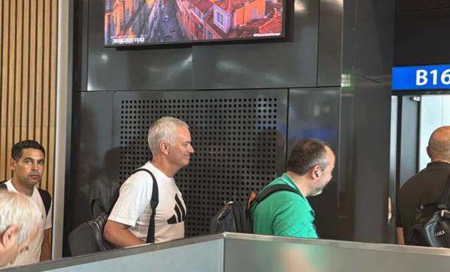 1756882185950058667.png 网页版登录入口-被炒后孤身回 穆里尼奥失魔力 葡萄牙队敢用他吗?