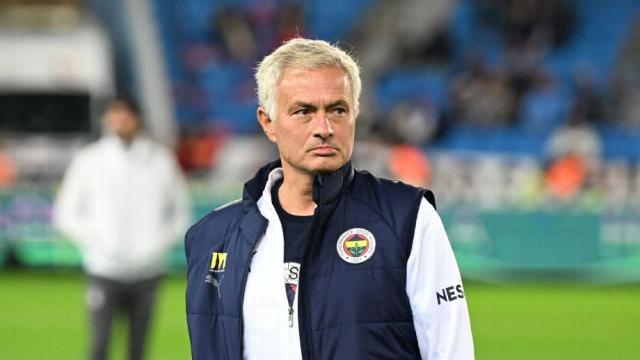 1756882263341037714.jpg 网页版登录入口-被炒后孤身回 穆里尼奥失魔力 葡萄牙队敢用他吗?