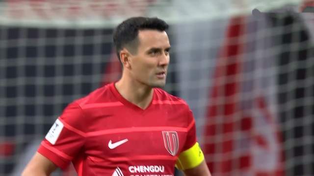 kaiyun 官网-队长离队，成都蓉城中场重组，茹萨+杨明洋跑动拉满 改4后卫保前4