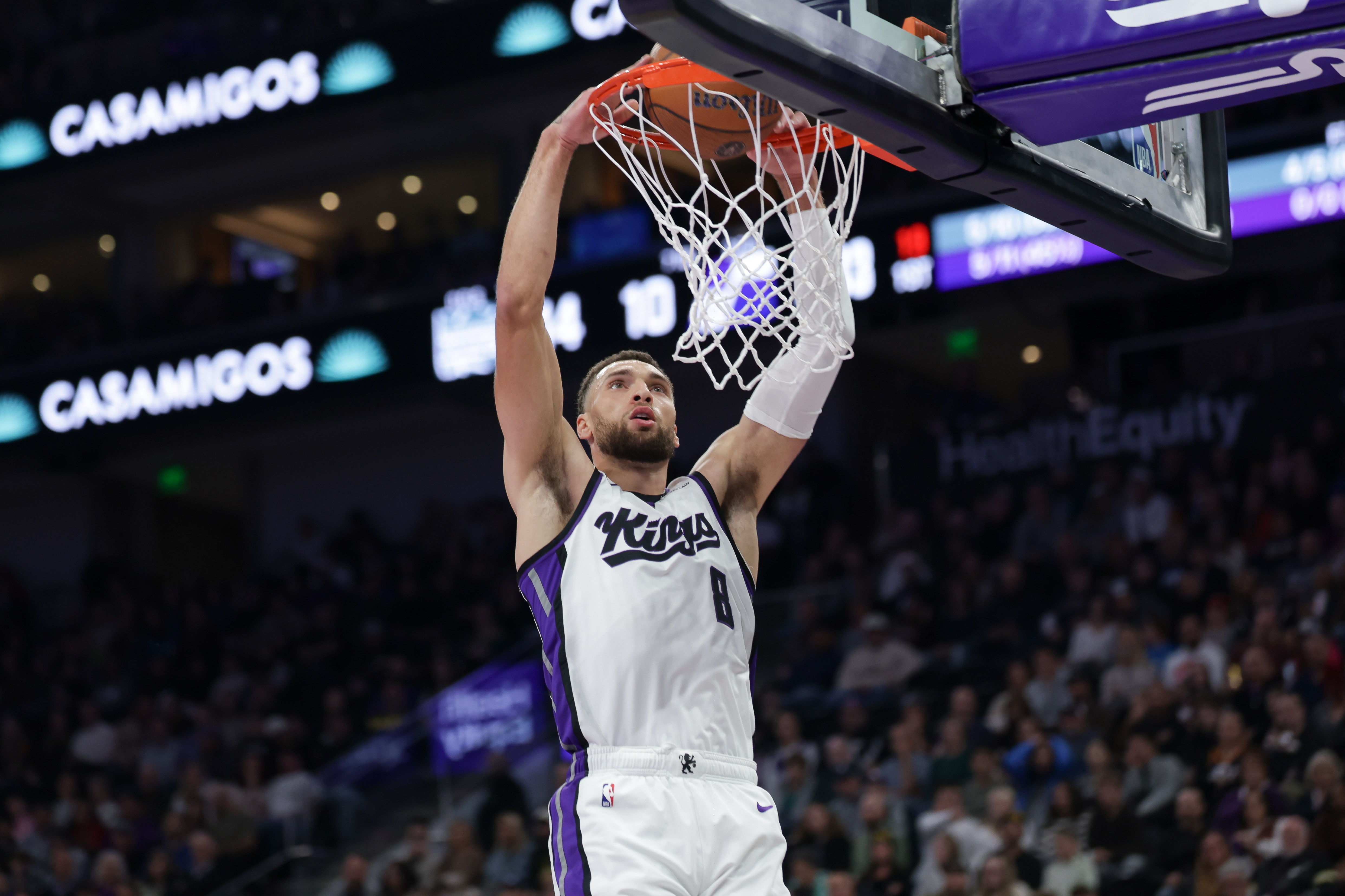 近5战三分命中率23.4%！火箭畸形阵容射防无法兼顾 不交易走远了