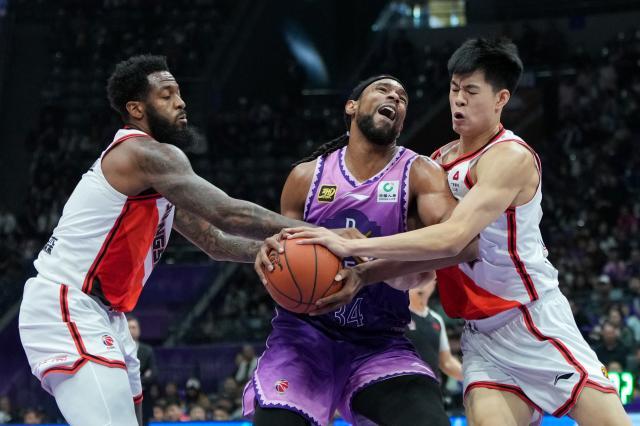 1731377038740000261.jpg 开云体育-外援主宰CBA俱乐部杯?国手缺阵改变争冠格局