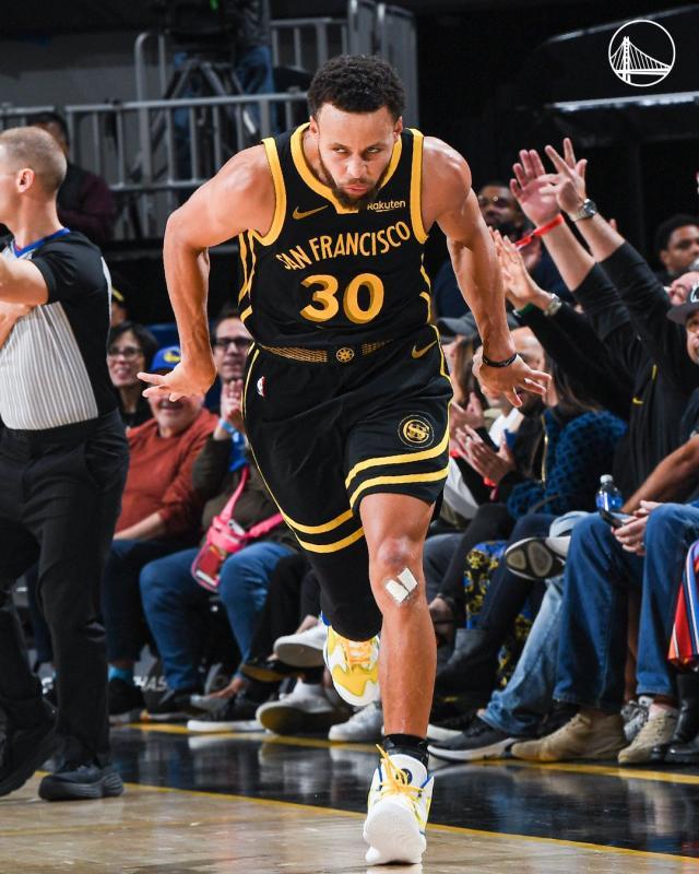 kaiyun 官网-末节连拿12分止住连败 科尔坦言勇士全靠库里支撑