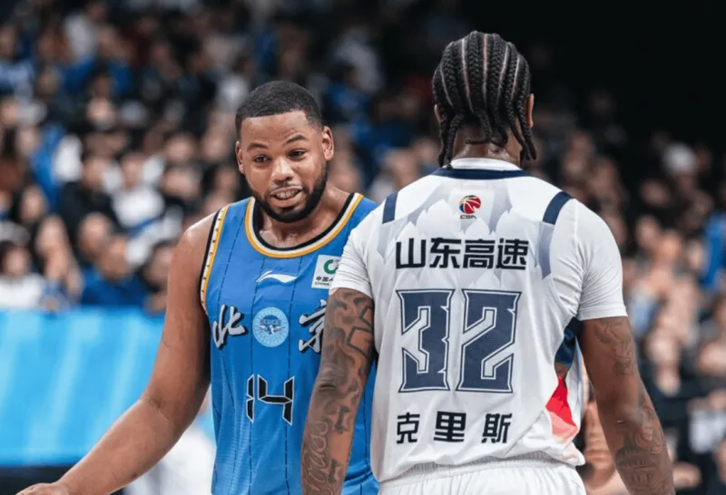 媒体人：北京山东这场比赛只能说是激烈紧张但不精彩