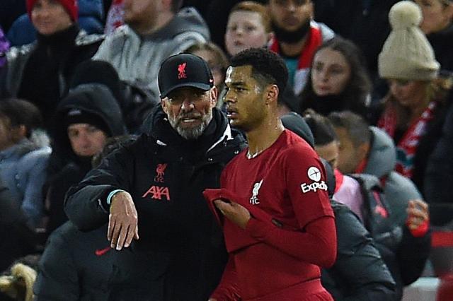 体育视频直播-死里逃生！努涅斯终于进球了，但利物浦中场失控了…