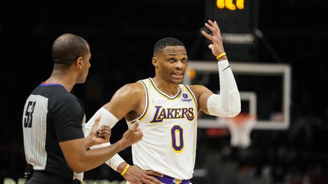 网页版登录入口-韦少将在训练营开始前离队？湖人交易补强尚未结束