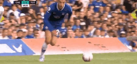 开云体育-多次争议判罚害了切尔西 猛拽秀发算不算暴力犯规