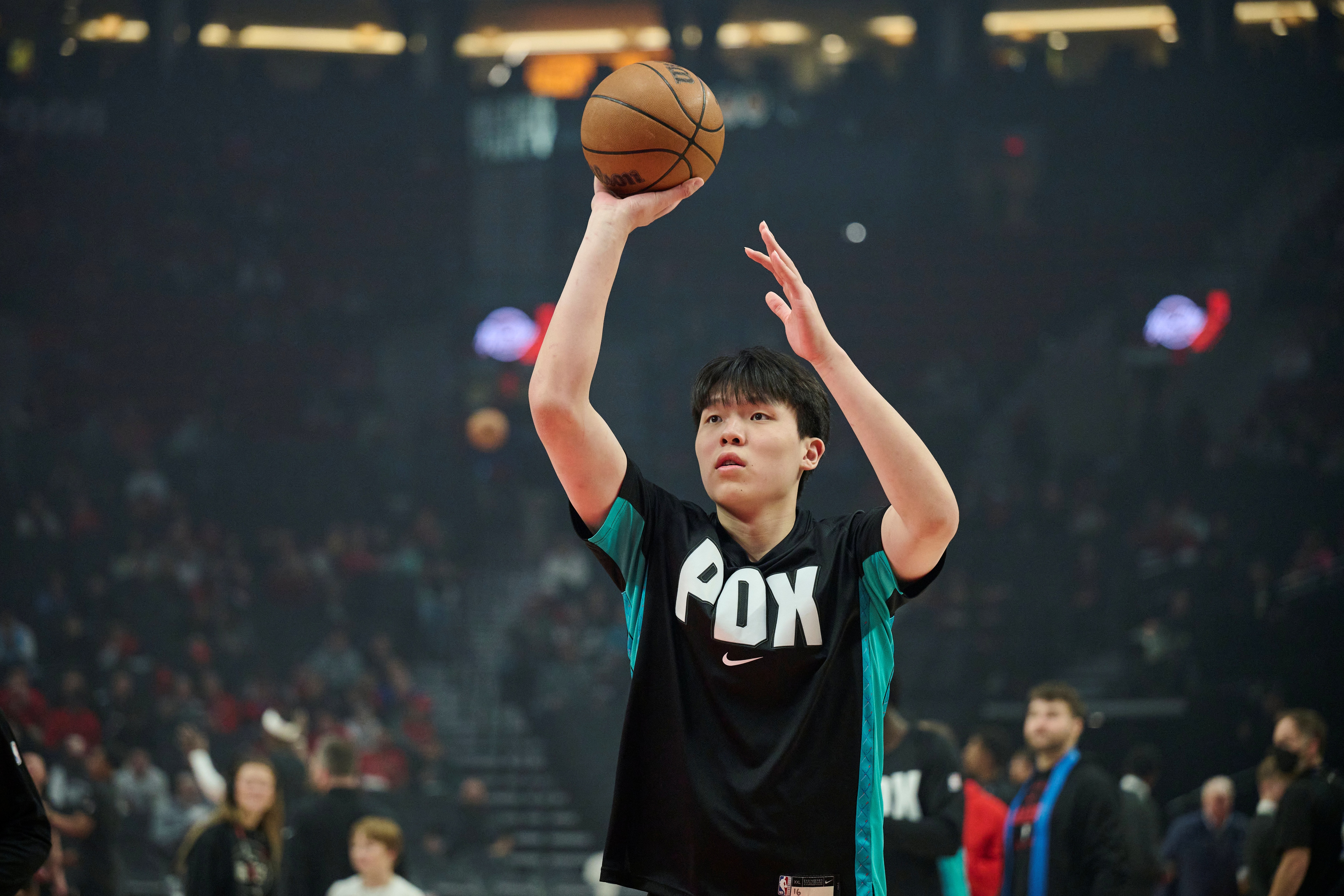 体育视频直播-曾令旭：斯普利特够意思了 瀚森上场时篮板不错防守反应还是偏慢