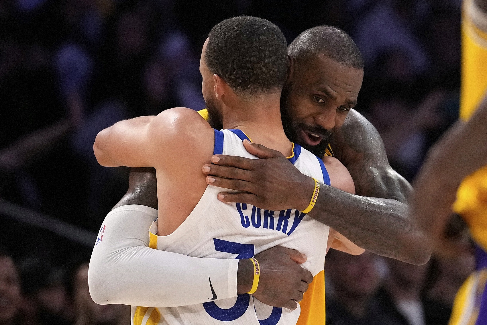 kaiyun 官网-老将底薪？送走巴特勒？库里格林或将招募老詹但勇士该如何操作？