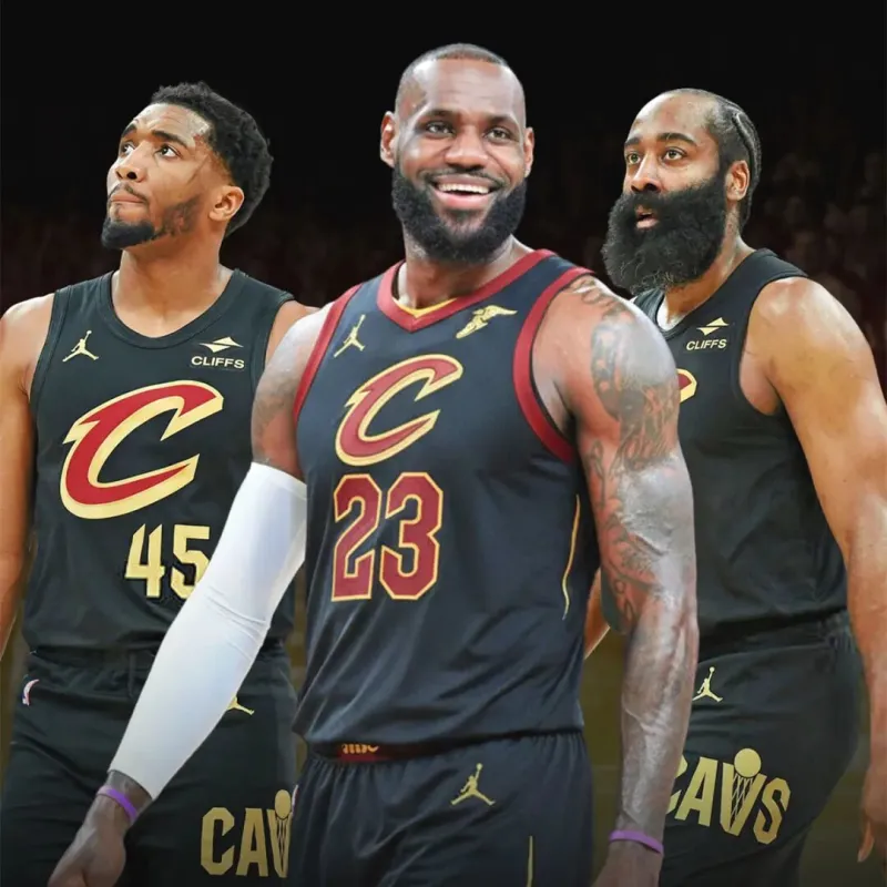 再出联手传闻!詹姆斯会不会加盟勇士?