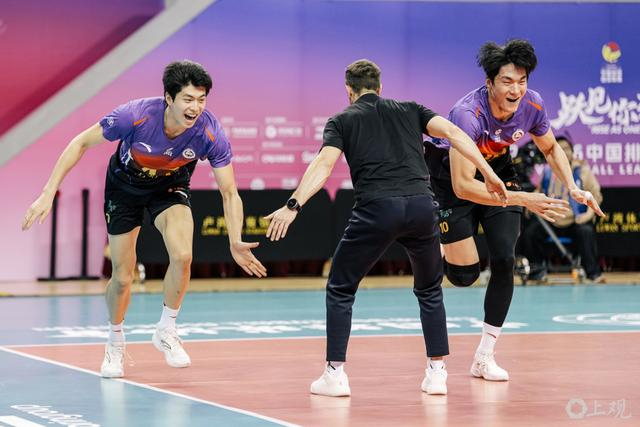 网页版登录入口-没想到吧，上海男排幕后藏着位英伦“体能魔法师”|艾德里安|新民晚报|卡迪夫城|训练|教练_新浪体育_新浪新闻