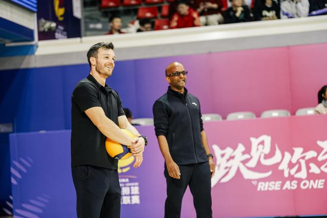 网页版登录入口-没想到吧，上海男排幕后藏着位英伦“体能魔法师”|艾德里安|新民晚报|卡迪夫城|训练|教练_新浪体育_新浪新闻