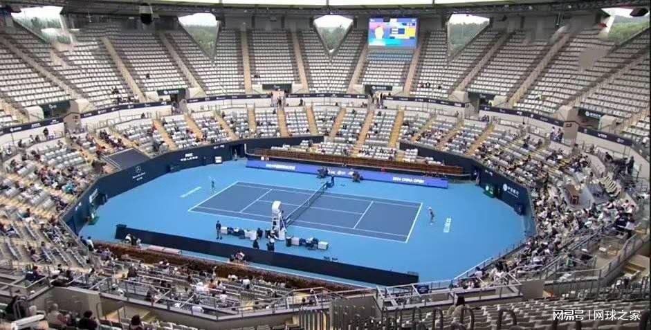 中网还未开始便陷入舆论风波:海报不见郑钦文,门票涨价再惹争议