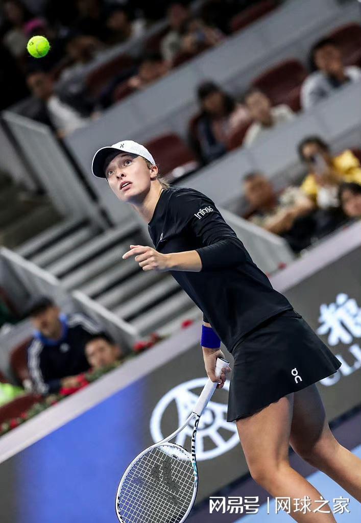 中网还未开始便陷入舆论风波:海报不见郑钦文,门票涨价再惹争议