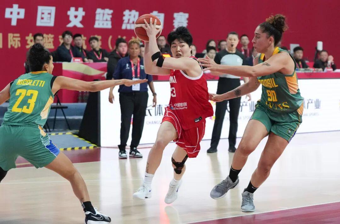 开云体育-老帅宫鲁鸣接手的中国女篮，到底怎么了？