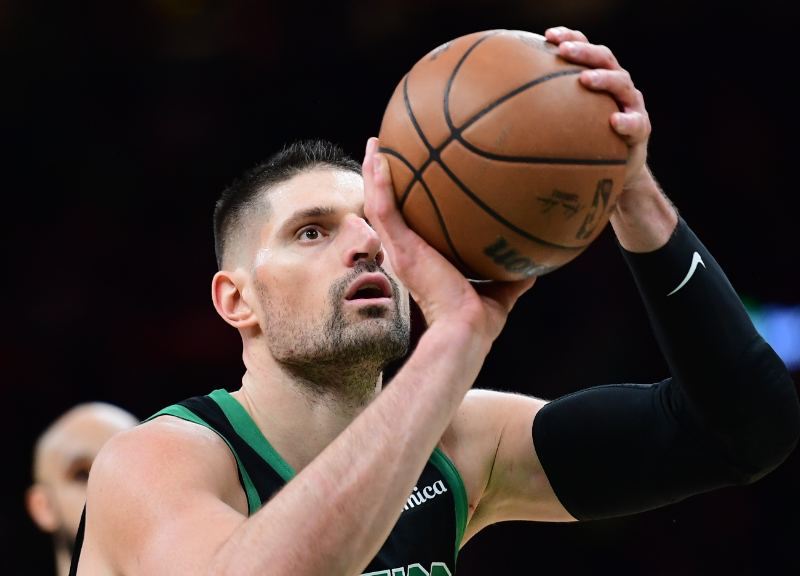 kaiyun 官网-突发！武切维奇仅107秒右手无名指骨折 绿军全明星中锋伤退