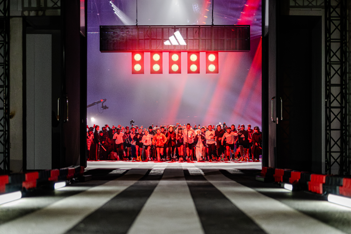 开云体育-在“竞速实验场”，苏翊鸣、拉塞尔、窦靖童共同探索速度的表达