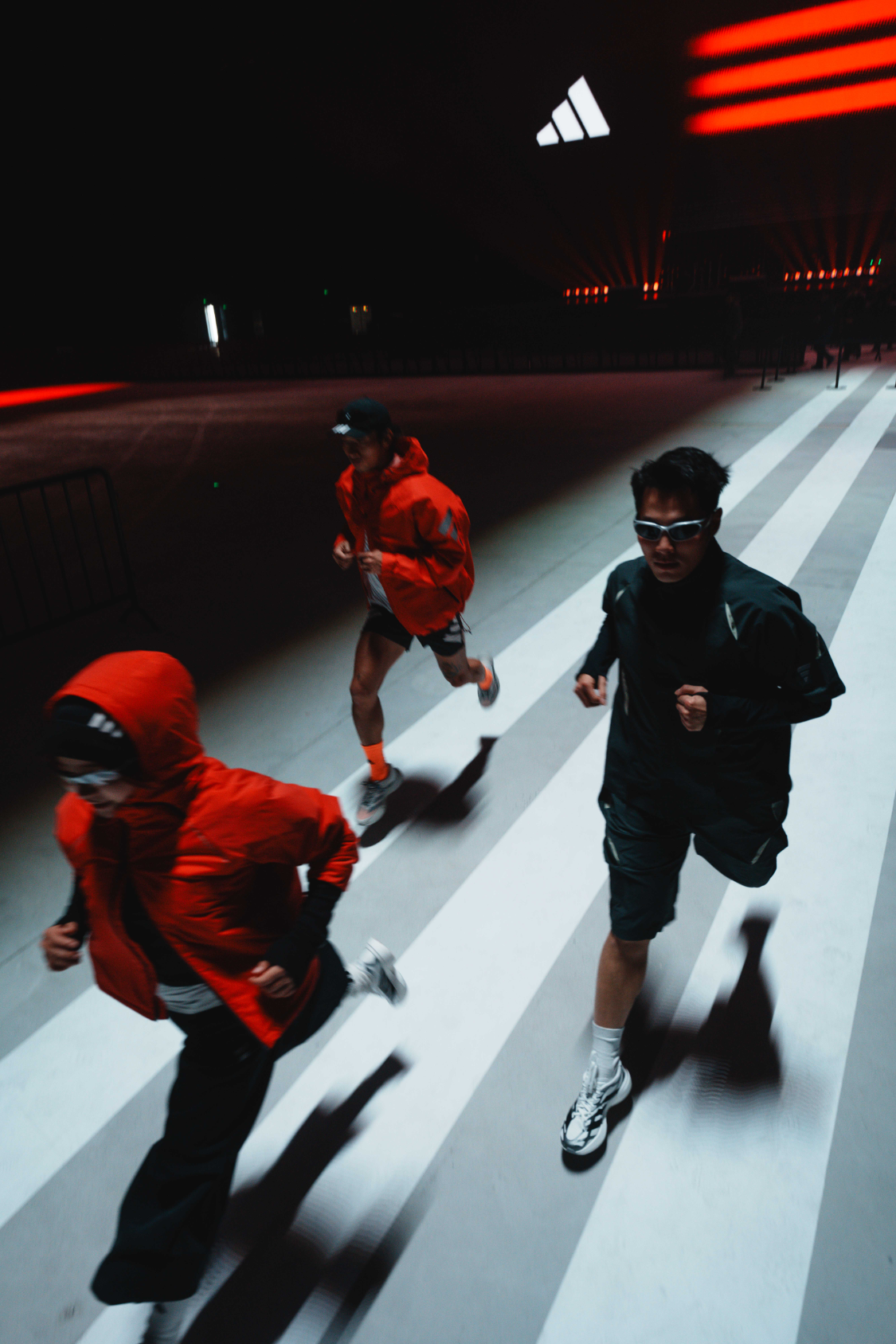 开云体育-在“竞速实验场”，苏翊鸣、拉塞尔、窦靖童共同探索速度的表达