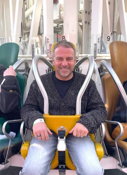 网页版登录入口-放松一下,弗里克到巴塞罗那蒂比达博游乐场玩跳楼机