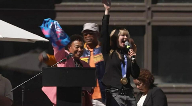 app下载-刘美贤衣锦还乡：我爱奥克兰！ 已退出世锦赛未来两个月有26场商演|冬奥会|美国|米兰冬奥会|花样滑冰|米兰_新浪体育_新浪新闻